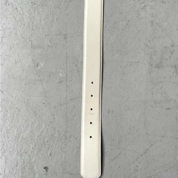 Elegant Cream Belt with Gold Buckle - Picture 2 of 5